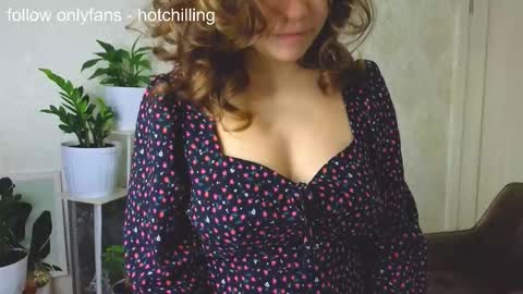 LiluCaroline online show from 11-14-25, 01:43