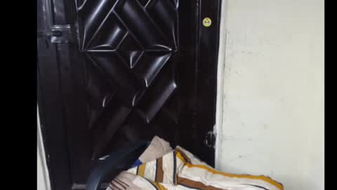 Snapshot of hot_choco2 chatting on 12-15-25, 09:30 Coco online show from 12-15-25, 09:30