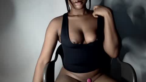 sonia  mis choco online show from 10-23-25, 05:51