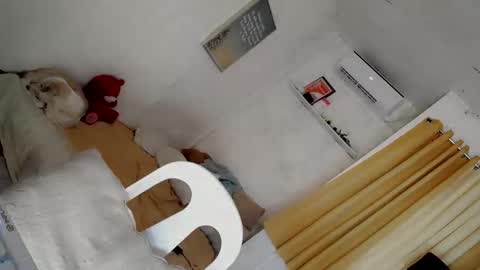 its me CLAUDIA online show from 11-11-25, 06:13