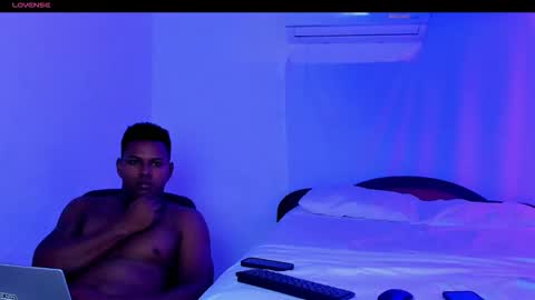 Snapshot of hot_couple07_ chatting on 10-16-25, 03:40 Hot Couple online show from 10-16-25, 03:40