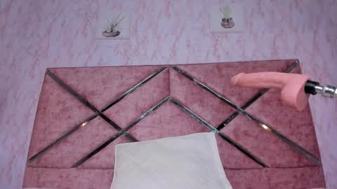 Snapshot of hot_emiily chatting on 10-19-25, 11:44 Emily online show from 10-19-25, 11:44