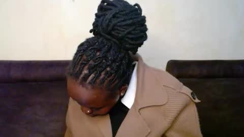 Linah online show from 11-05-25, 06:52