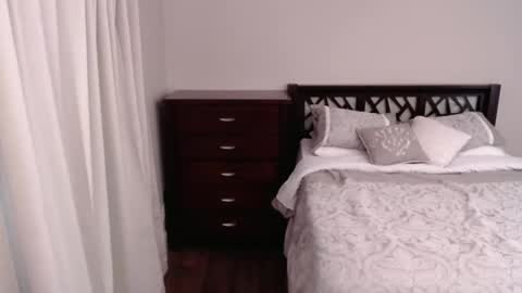 Rose Redwood online show from 04-28-26, 10:48