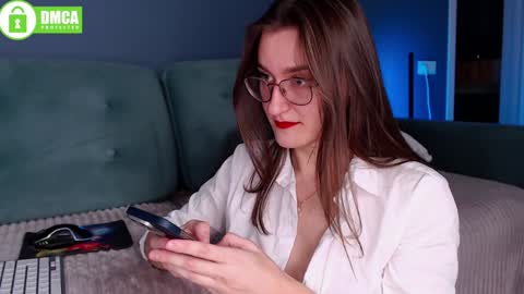 Snapshot of hot_mode chatting on 12-13-24, 01:44 Alexandra online show from 12-13-24, 01:44