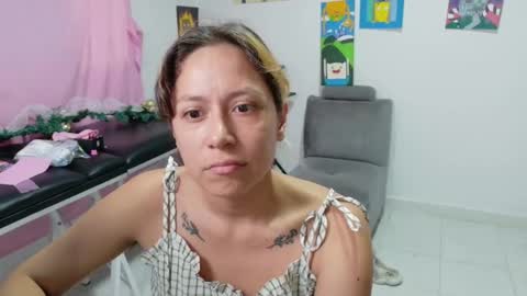 Mia online show from 12-02-25, 07:09