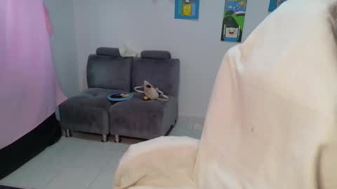 Mia online show from 02-25-26, 07:12