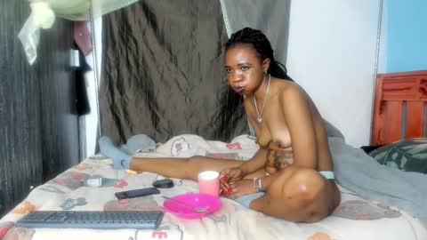 Snapshot of hot_moxie chatting on 10-09-25, 09:02 hot_moxie online show from 10-09-25, 09:02