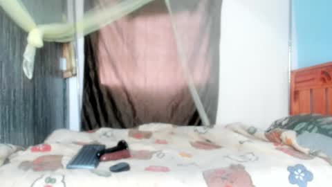 Snapshot of hot_moxie chatting on 11-14-25, 04:22 hot_moxie online show from 11-14-25, 04:22