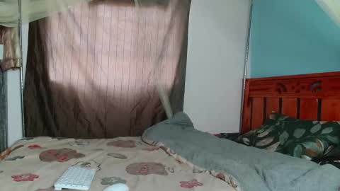 Snapshot of hot_moxie chatting on 11-22-25, 06:01 hot_moxie online show from 11-22-25, 06:01