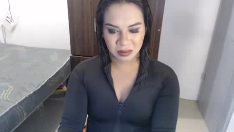 roxanne online show from 04-26-26, 03:42