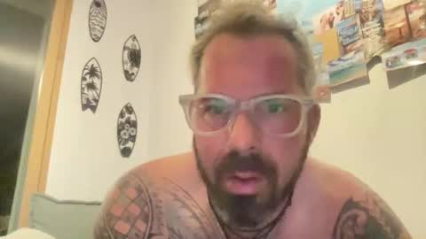 Snapshot of hot_sex83 chatting on 10-15-25, 05:35 letmedoo2 online show from 10-15-25, 05:35