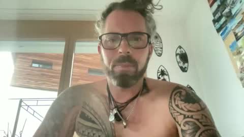 Snapshot of hot_sex83 chatting on 10-19-25, 04:18 letmedoo2 online show from 10-19-25, 04:18