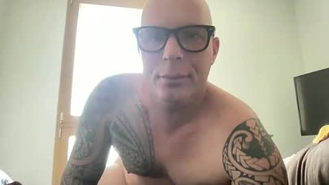 letmedoo2 online show from 05-25-26, 04:02