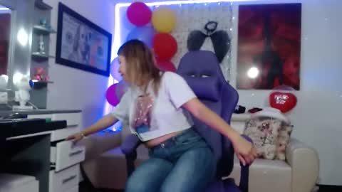 Snapshot of hot_sexy_bunny chatting on 11-19-25, 01:11 hot sexy bunny online show from 11-19-25, 01:11