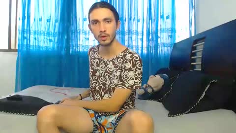 Snapshot of hot_sharks__ chatting on 09-11-25, 11:21 Hot Sharks online show from 09-11-25, 11:21