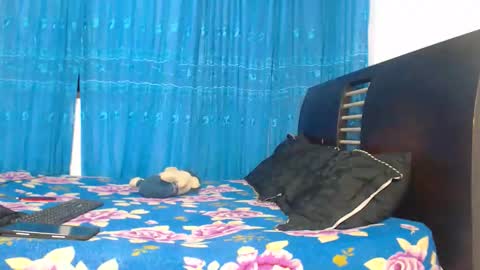 Snapshot of hot_sharks__ chatting on 10-06-25, 07:50 Hot Sharks online show from 10-06-25, 07:50