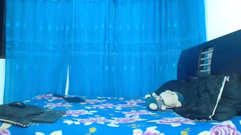 Snapshot of hot_sharks__ chatting on 10-16-25, 10:27 Hot Sharks online show from 10-16-25, 10:27