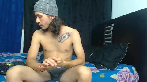 Snapshot of hot_sharks__ chatting on 11-16-25, 04:07 Hot Sharks online show from 11-16-25, 04:07