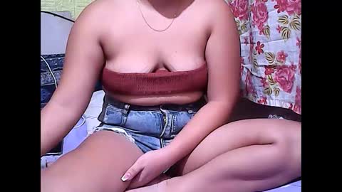 Snapshot of hot_tricia05 chatting on 03-03-25, 11:11 hot_tricia05 online show from 03-03-25, 11:11