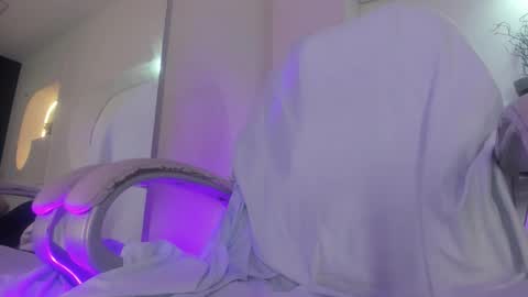 Snapshot of hot_valery_ chatting on 11-19-25, 08:20 Valery online show from 11-19-25, 08:20