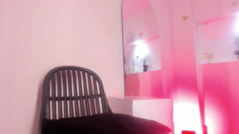 Snapshot of hot_valery_ chatting on 01-16-26, 05:28 Valery online show from 01-16-26, 05:28