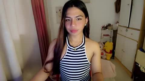 Snapshot of hot_zoe01 chatting on 03-19-26, 07:56 ZOE online show from 03-19-26, 07:56