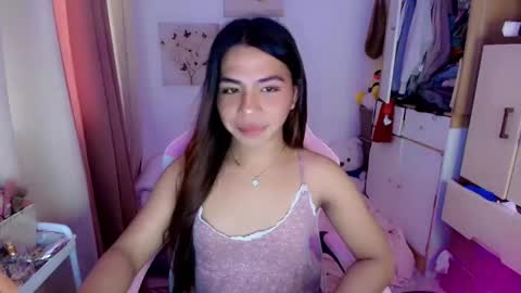 Snapshot of hot_zoe01 chatting on 04-15-26, 02:51 ZOE online show from 04-15-26, 02:51