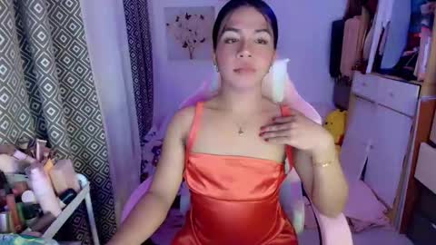 Snapshot of hot_zoe01 chatting on 04-22-26, 12:07 ZOE online show from 04-22-26, 12:07