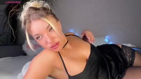 Snapshot of hotalika chatting on 10-05-25, 02:32 Alika online show from 10-05-25, 02:32