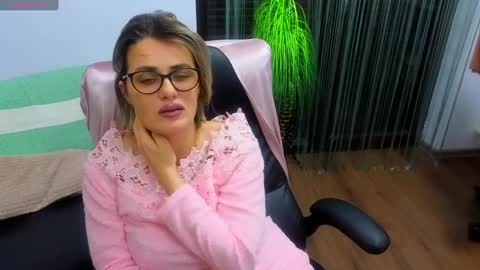 Snapshot of hotanalorena69 chatting on 01-13-25, 07:43 Lisa online show from 01-13-25, 07:43