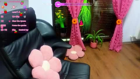 Snapshot of hotanalorena69 chatting on 03-06-25, 06:30 Lisa online show from 03-06-25, 06:30