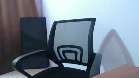 Snapshot of hotandpower10 chatting on 01-13-25, 01:34 Hot and PowerHOPE U MISS ME online show from 01-13-25, 01:34