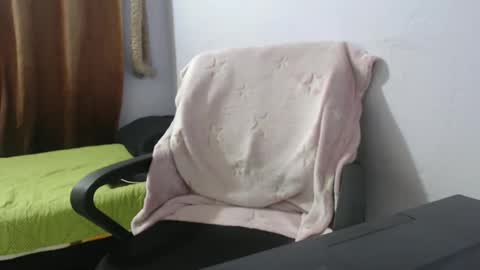 Snapshot of hotandpower10 chatting on 02-19-25, 02:12 Hot and PowerHOPE U MISS ME online show from 02-19-25, 02:12