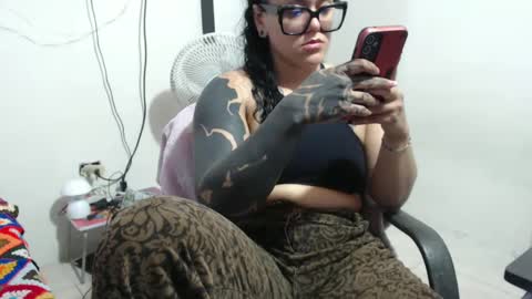 Snapshot of hotandpower10 chatting on 09-28-25, 02:17 Hot and PowerHOPE U MISS ME online show from 09-28-25, 02:17