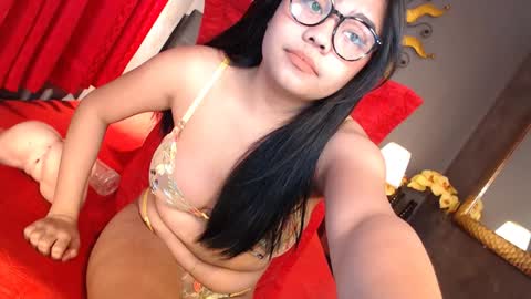 Snapshot of hotasian_gabby69 chatting on 12-19-24, 09:06 hotasian_gabby69 online show from 12-19-24, 09:06