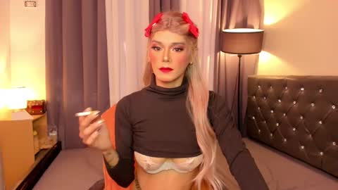 Snapshot of hotasiankenn chatting on 11-15-25, 10:26 Kenny online show from 11-15-25, 10:26