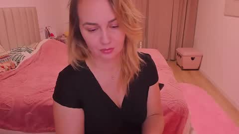 Snapshot of hotbabette chatting on 12-12-24, 11:07 SweetBrendy online show from 12-12-24, 11:07