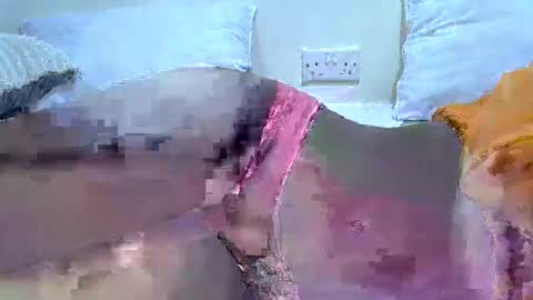 hotberry_7 online show from 04-15-26, 12:28