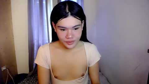 Snapshot of hotbunnyrainx chatting on 03-14-26, 02:28 rain online show from 03-14-26, 02:28