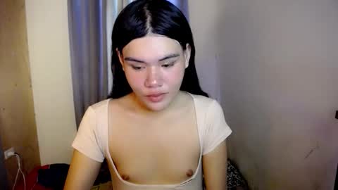 Snapshot of hotbunnyrainx chatting on 03-18-26, 04:04 rain online show from 03-18-26, 04:04