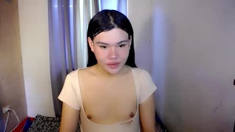Snapshot of hotbunnyrainx chatting on 03-19-26, 02:59 rain online show from 03-19-26, 02:59