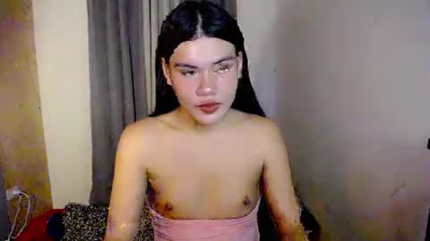 Snapshot of hotbunnyrainx chatting on 03-22-26, 04:32 rain online show from 03-22-26, 04:32