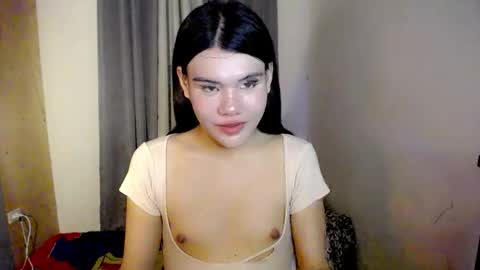 Snapshot of hotbunnyrainx chatting on 03-24-26, 12:32 rain online show from 03-24-26, 12:32