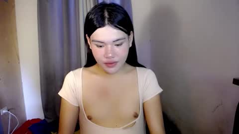 Snapshot of hotbunnyrainx chatting on 03-30-26, 07:31 rain online show from 03-30-26, 07:31