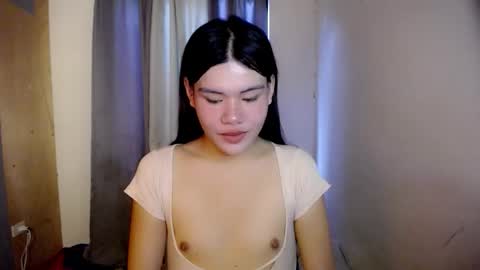 Snapshot of hotbunnyrainx chatting on 04-03-26, 04:54 rain online show from 04-03-26, 04:54