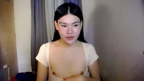Snapshot of hotbunnyrainx chatting on 04-05-26, 09:06 rain online show from 04-05-26, 09:06