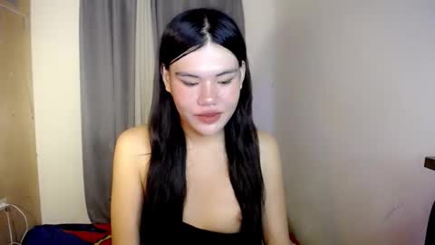 Snapshot of hotbunnyrainx chatting on 04-16-26, 04:52 rain online show from 04-16-26, 04:52