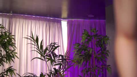 Snapshot of hotbustybabex chatting on 10-24-25, 08:44 Anais online show from 10-24-25, 08:44