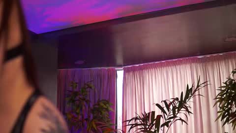 Snapshot of hotbustybabex chatting on 11-28-25, 09:23 Anais online show from 11-28-25, 09:23